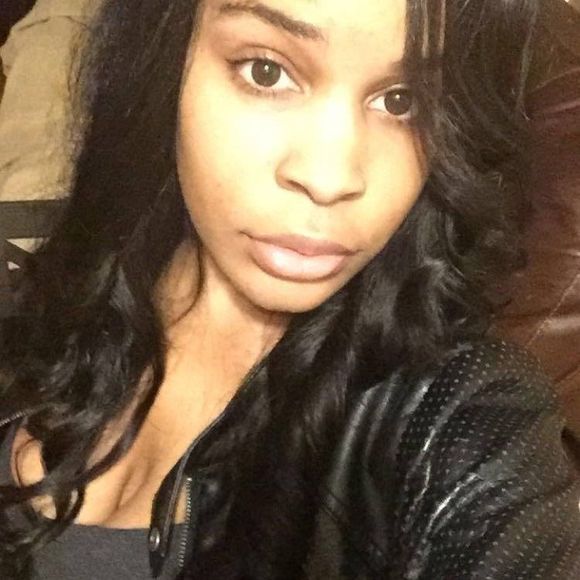 Meet your Posher, Domonique - Picture 1 of 1